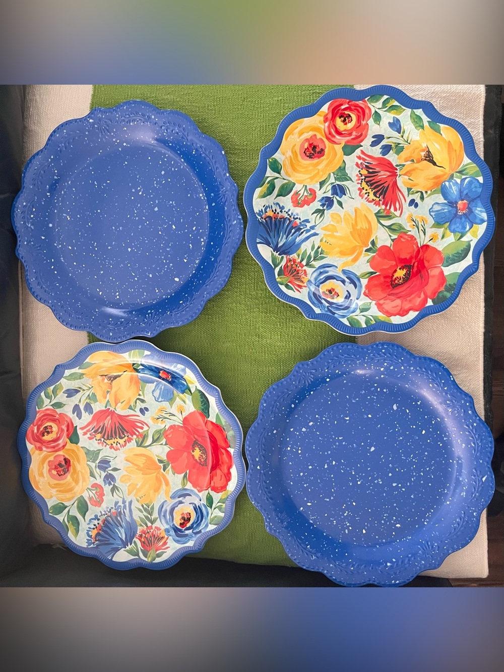 The Pioneer Woman (4) Melamine Plates BUNDLE